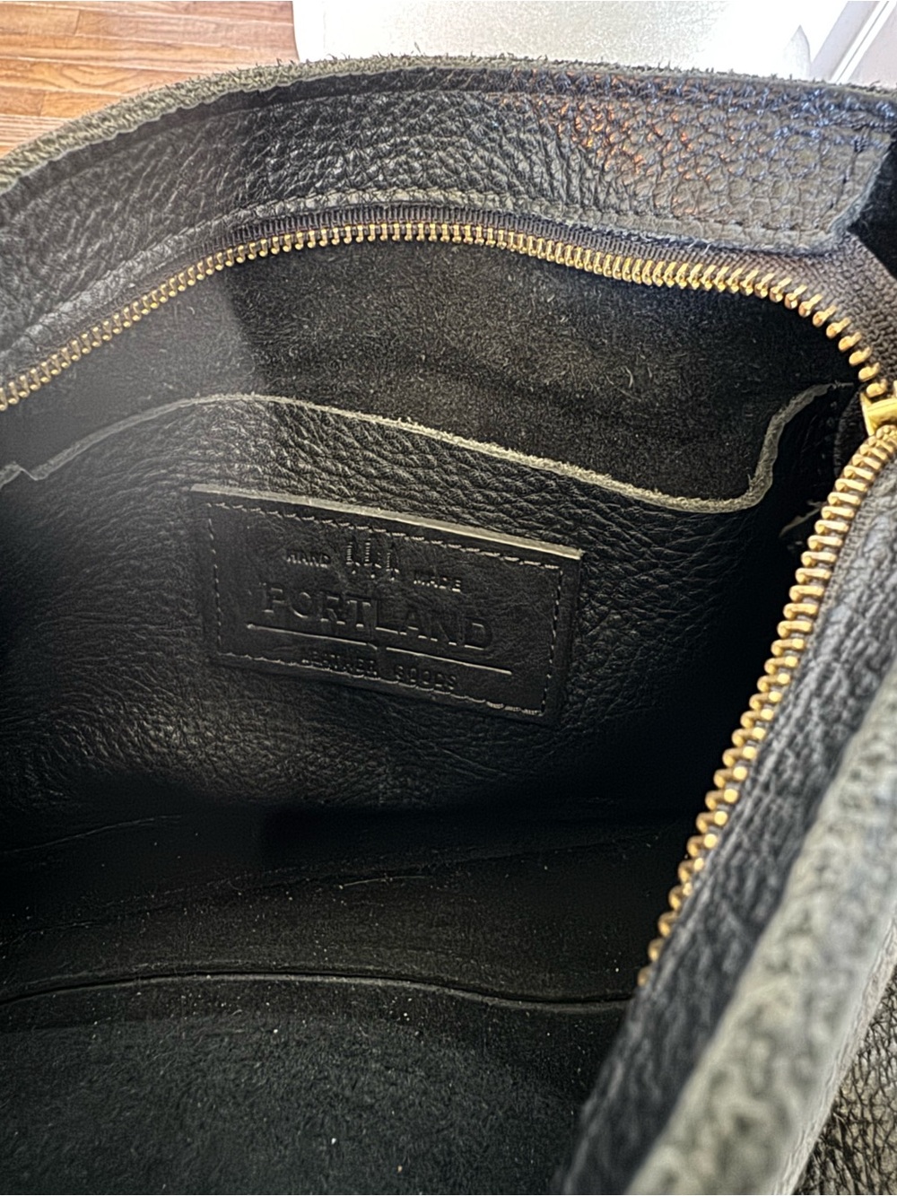 Portland Leather Pebbled Black Triangle Shoulder Bag - Picture 3 of 7